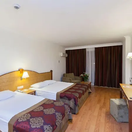 Adalya Art - Ultra Hotell