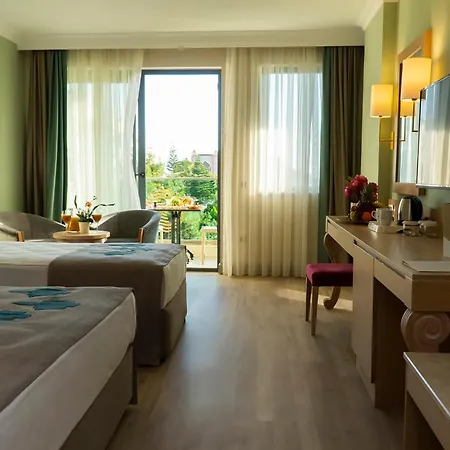 Adalya Art - Ultra Hotell Side