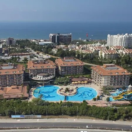 Adalya Art - Ultra Hotell